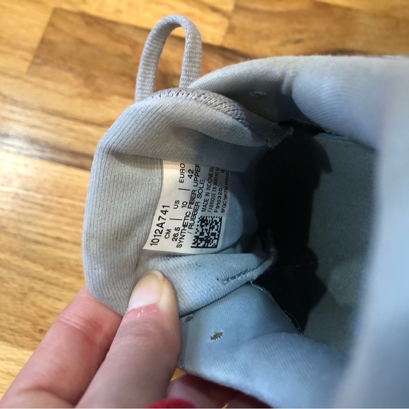 ASICS size 10 grey - Picture 10 of 16